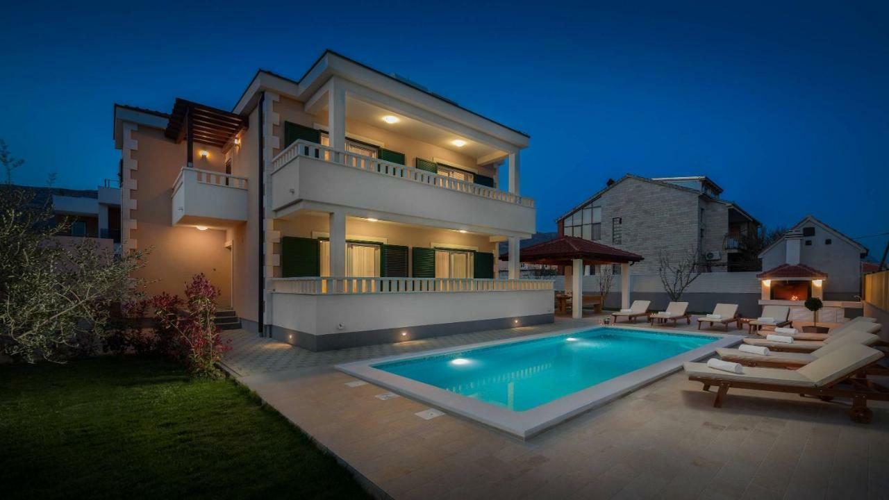 Villa Rosa Ventorum With Private Pool Near Split คาชเตลา ภายนอก รูปภาพ