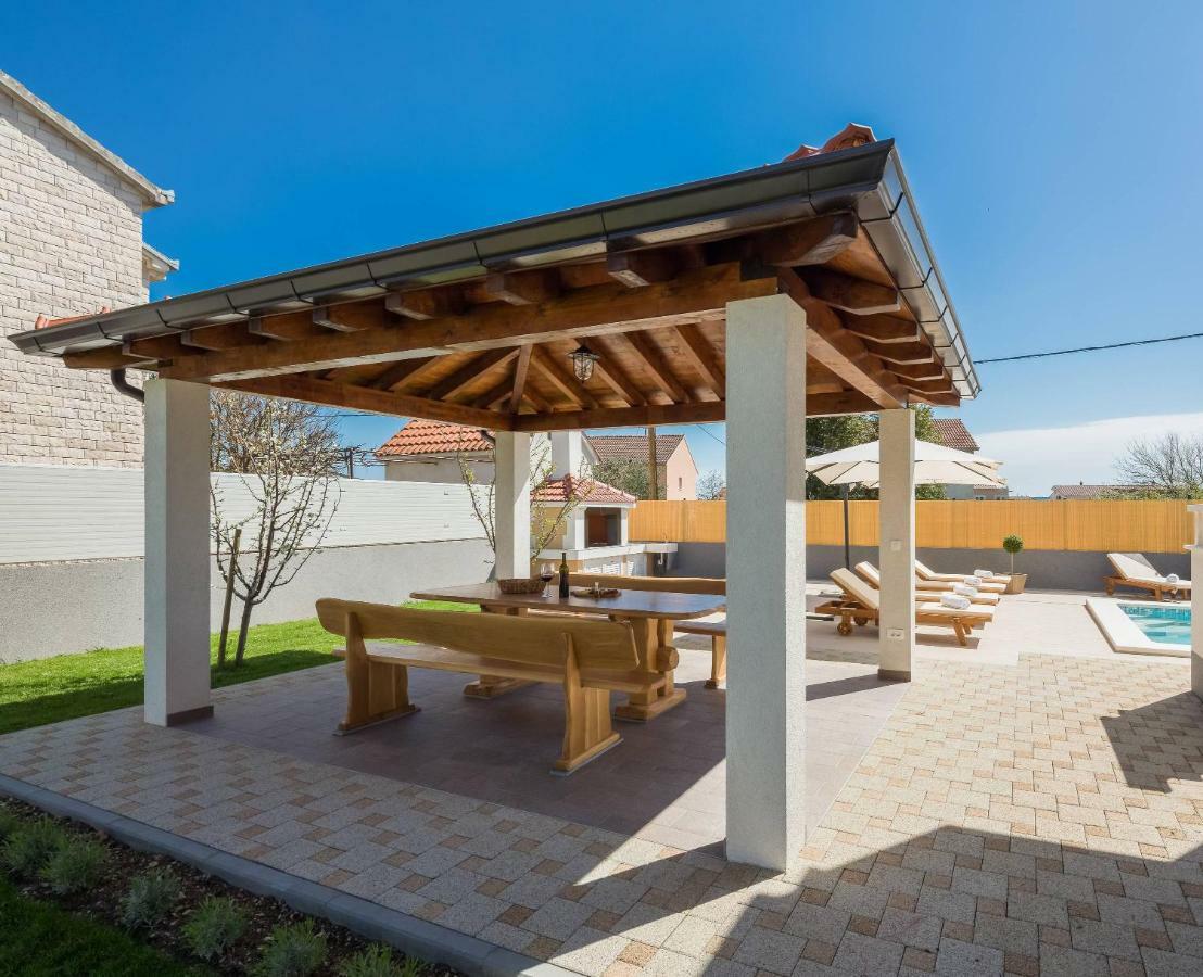 Villa Rosa Ventorum With Private Pool Near Split คาชเตลา ภายนอก รูปภาพ
