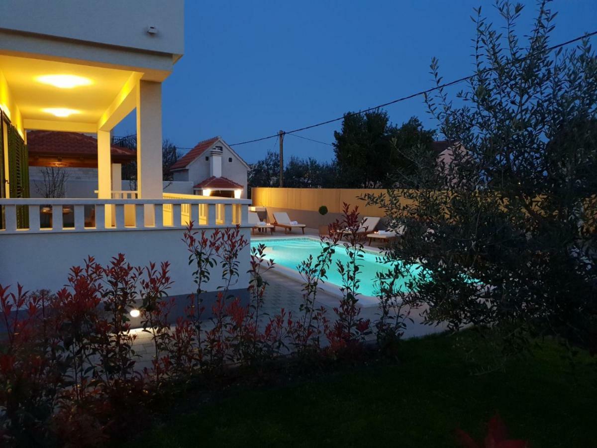 Villa Rosa Ventorum With Private Pool Near Split คาชเตลา ภายนอก รูปภาพ